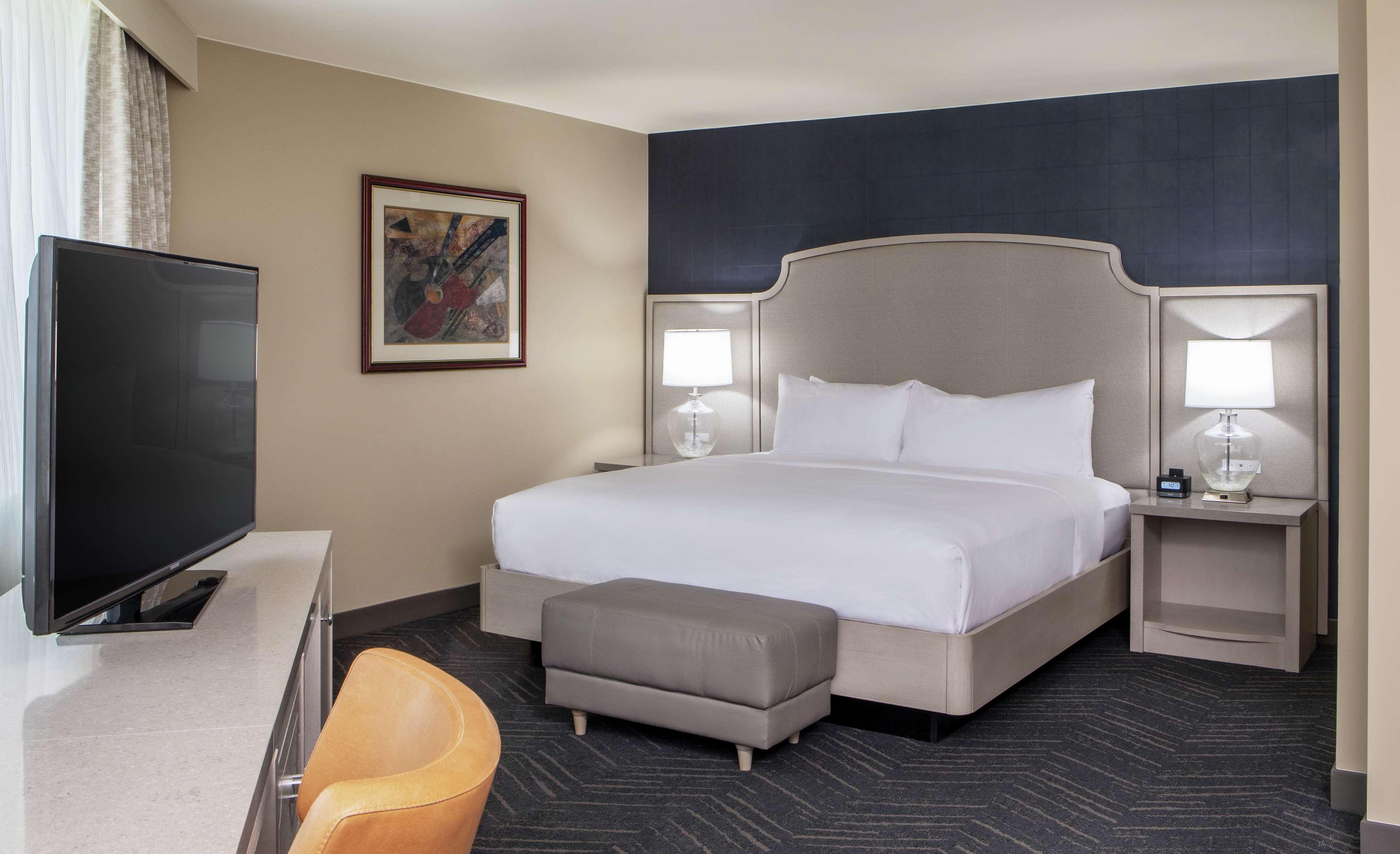 Doubletree By Hilton Hotel Nashville Downtown Екстериор снимка