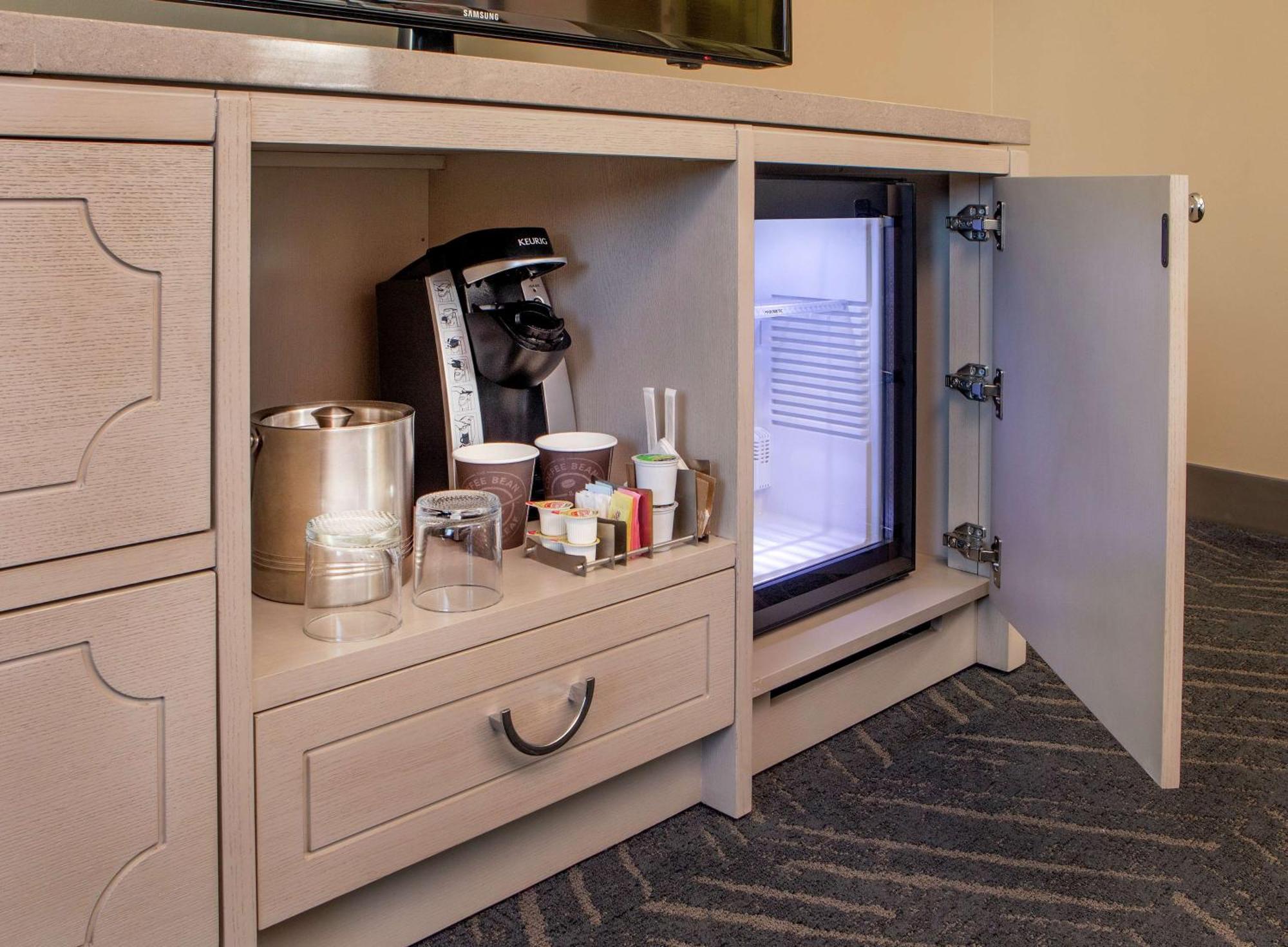 Doubletree By Hilton Hotel Nashville Downtown Екстериор снимка