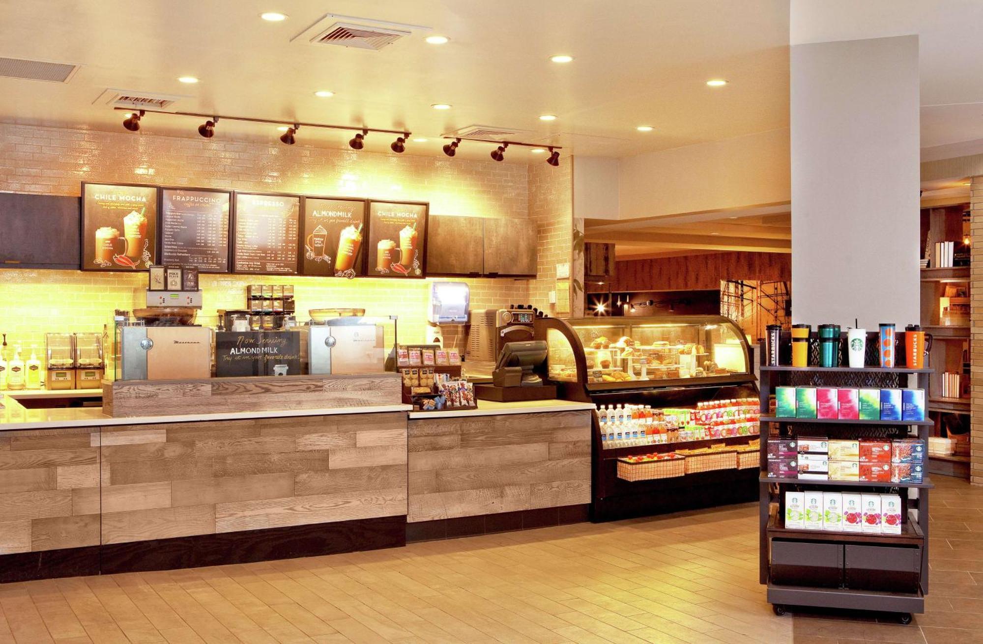 Doubletree By Hilton Hotel Nashville Downtown Екстериор снимка