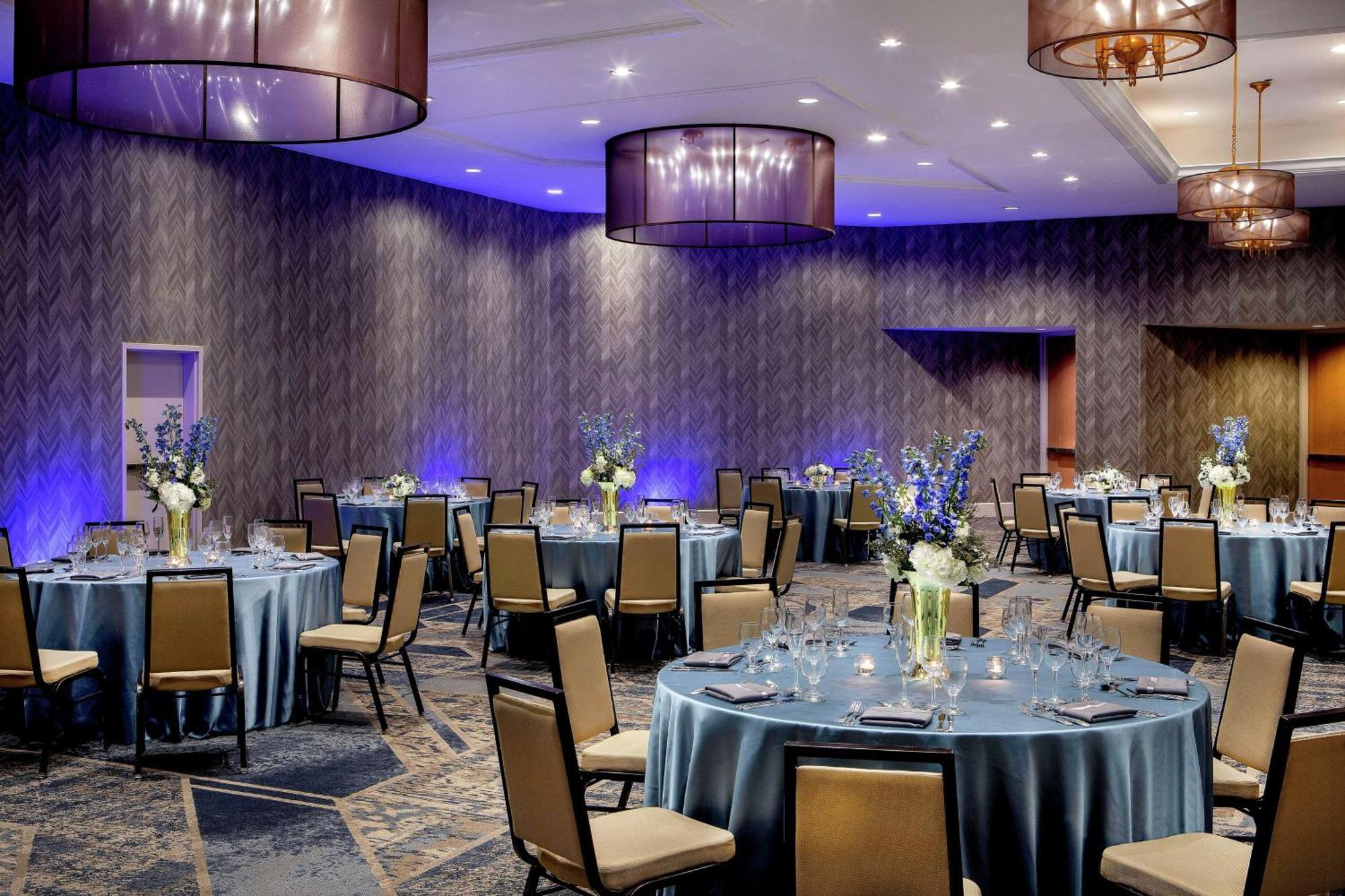 Doubletree By Hilton Hotel Nashville Downtown Екстериор снимка