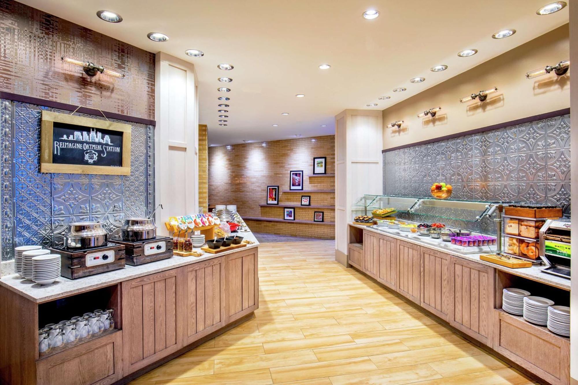 Doubletree By Hilton Hotel Nashville Downtown Екстериор снимка